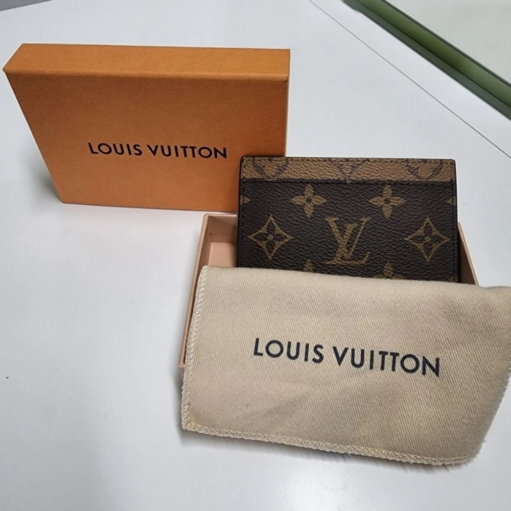 NEW Louis Vuitton Reverse Monogram Card Case